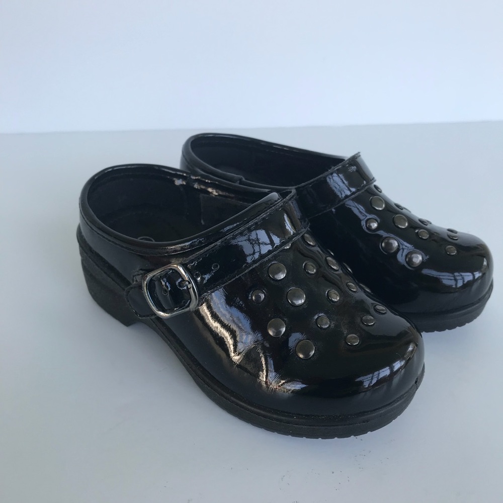 Coco black clogs girls size 8